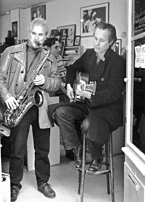 Lenny Popkin, Arnaud Boubet et Dominique Cravic, chez Paris Jazz Corner, 1992 © Bernard Savoa Ailloud, Collection Lenny Popkin by courtesy