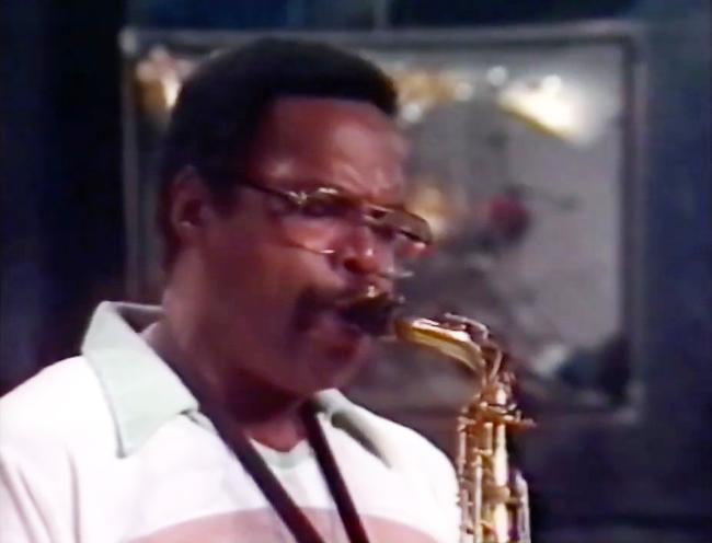 Joe Ford avec le quintet de McCoy Tyner, Montreux Jazz Festival, Suisse, 1981, image extraite de YouTube
