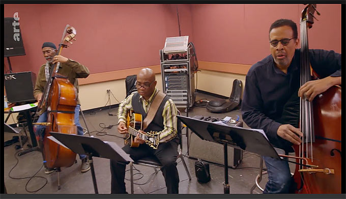 Ron Carter, Russell Malone et Stanley Clark, image extraite du documentaire de Peter Schnall: Ron Carter: Finding the Right Notes (2022, disponible sur Arte jusqu'au 31 mars 2025)