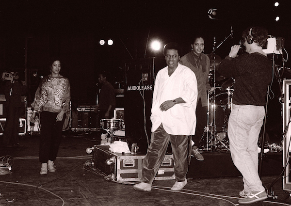 Wayne Shorter avec Marilyn Mazur ( gauche) et Terri Lyne Carrington ( droite), Grenoble Jazz Festival, 1987 © Pascal Kober