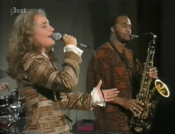 Ccily Norby (voc) et James Carter (ts), festival JazzBaltica, Salzau, Allemagne, 1997, image extraite de YouTube