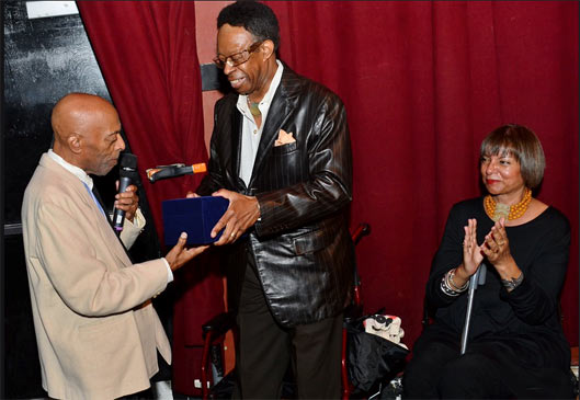 Louis Hayes honoring Roy Haynes © photo X by courtesy of Louis Hayes (www.louishayes.net)