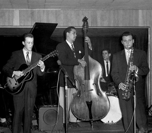 Jimmy Raney, Charles Mingus, Thil Brown et Stan Getz au Birdland, 1952 © Marcel Fleiss, by courtesy