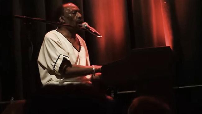 Errol Dixon, Gaswerk Eventbar, Seewen, Suisse, 7 mai 2016, image extraite de YouTube