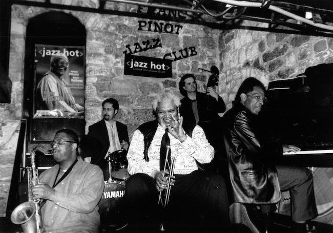 Ray Blue (ts), Jean Szlamowicz (dm), Ted Curson (tp), Eric Jacot (b), Michel Sardaby (p), Anniversaire de Jazz Hot, Franc-Pinot, 2004 © Ma-Ma