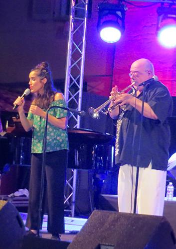 Chloé Cailleton (voc) et Jean-Loup Longnon (tp), Festival de Big Bands de Pertuis, 8 aot 2024 © Jérme Partage