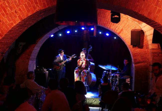 Amaury Chaumont (g), Sharn Clark (voc), Nicola Sabato (b), Michael Santanastasio (dm), Musée du Vin, Paris © Jérme Partage