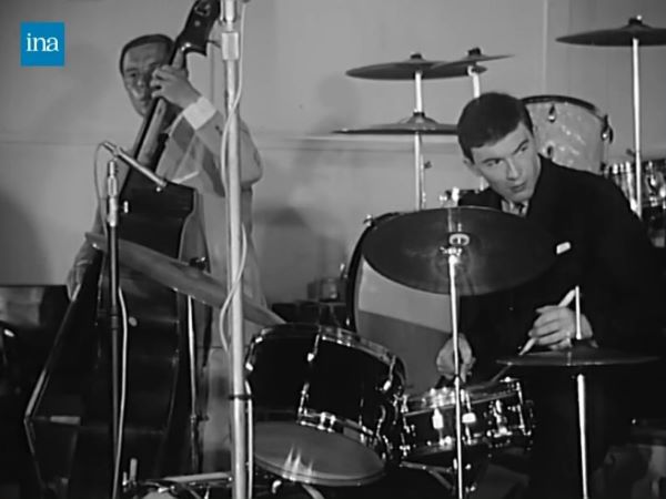 Michel Gaudry (b) et Charles Bellonzi (b), Festival de Jazz d'Antibes/Juan-les-Pins, ORTF, Archives INA, juillet 1961