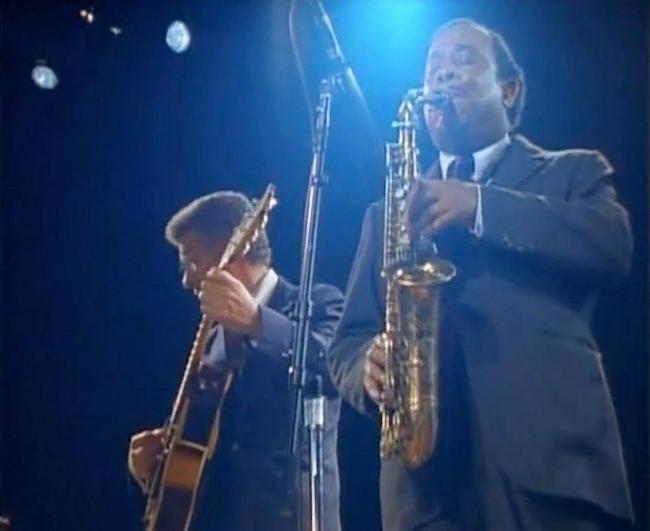 Lou Donaldson (as) et Kenny Burrell (g)  la soirée One Night With Blue Note, Town Hall, NYC, 22 février 1985, image extraite de YouTube