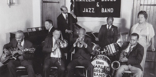 The Harlem Blues and Jazz Band, NYC, 1986-87, de g. à d.: Al Casey (g), Charlie Bateman (p), Jimmy Buxton (tb), Johnny Williams (b),  Bobby Williams (tp), Belton Evans (dm), Haywood Henry (bar), Laurel Watson (voc) © photo Frank Flanigar by courtesy of Albert Vollmer