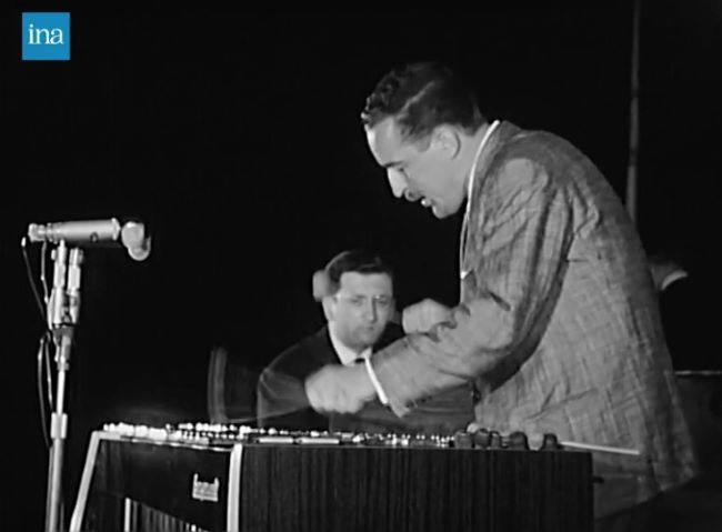 Georges Arvanitas (p), Michel Hausser (vib), Jazz  Juan, juillet 1961 image extraite de l'INA.fr