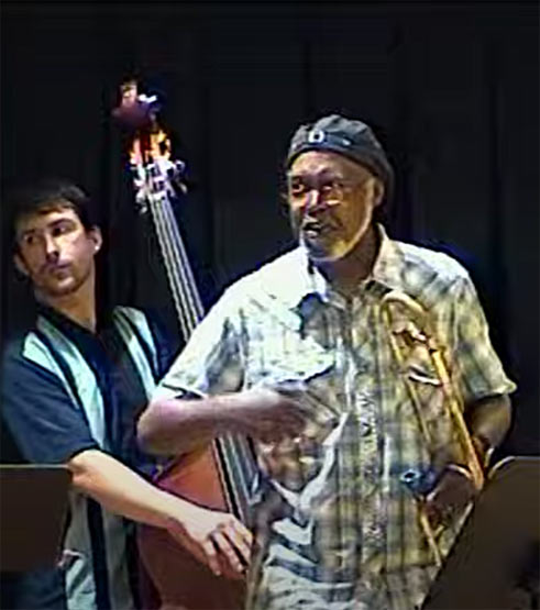 Kevin Riley (b) et Grachan Moncur III (tb) Live 27 juillet 2008,  Jammin' on the Hudson: Now's Time, image extraite d'une vidéo YouTube
