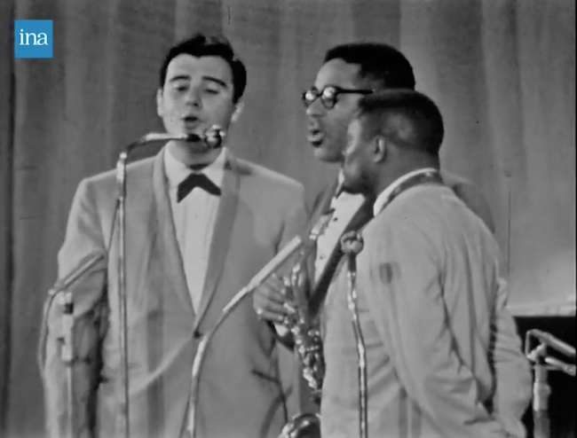 Lalo Schifrin ( gauche) et Dizzy Gillespie (au centre), Leo Wright ( droite), Festival dAntibes-Juan-les-Pins, Palais des sports, ORTF/Archives INA, 22 juillet 1962