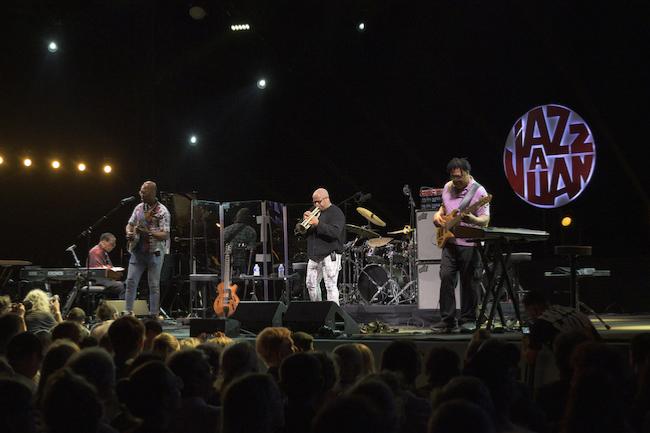 Herbie Hancock (p), Lionel Loueke (g), Terence Blanchard (tp), Jaylen Petinaud (dm), James Genus (b), Jazz  Juan, 19 juillet 2025 © Fred Laures, by courtesy of Jazz  Juan