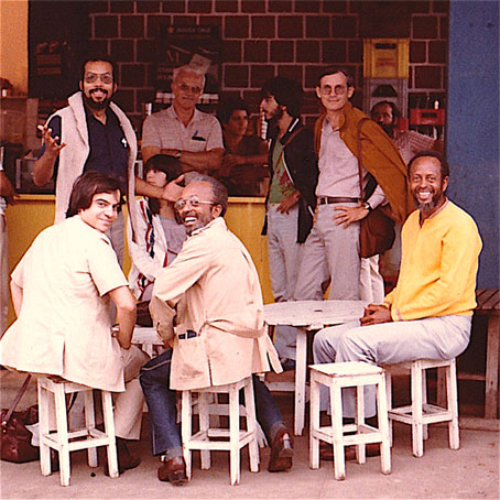 The Heath Brothers (Jimmy et Percy)-Tournée au Brésil, c. 1980.  Assis: Tony Purrone, Jimmy et Percy Heath, debout: Stanley Cowell © photo Akira Tana by courtesy
