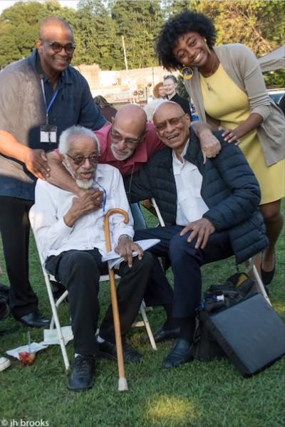 de g.  d.: Ray Blue, Barry Harris, Arnie Perez (producteur), Kirk Lightsey, Samara Joy, festival Jazz in the Park, Peekskill, NY, 25 aot 2019 © James Brooks by courtesy