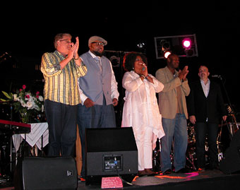 Romero Lubambo, Terreon Gully, Dianne Reeves, Reginald Veal, Peter Martin © Félix W. Sportis