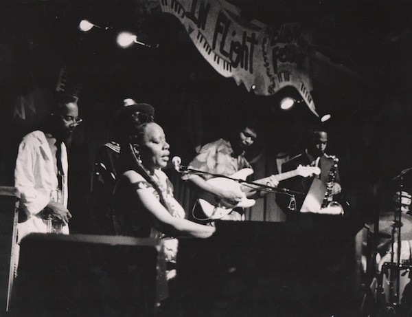 Amina Claudine Myers (org) avec le New York Organ Ensemble de Lester Bowie (tp): non identifié (g), James Carter (ts), Famoudou Don Moye (dm) c. 1991 © Photo X, Collection Amina Claudine Myers by courtesy