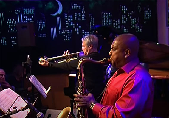 Jack Walrath et Abraham Burton, Moody Jazz Café, Foggia, 2009- Image extraite de YouTube (cf. vidéographie)