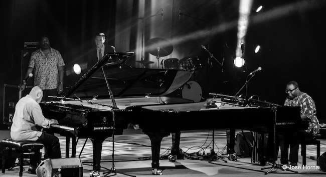 Kenny Barron et Cyrus Chestnut, à l'arrière plan: Eric Reed et Benny Green, Hommage à Thelonious Monk,  Vitoria Jazz Festival, Espagne, 2017 © Jose Horna