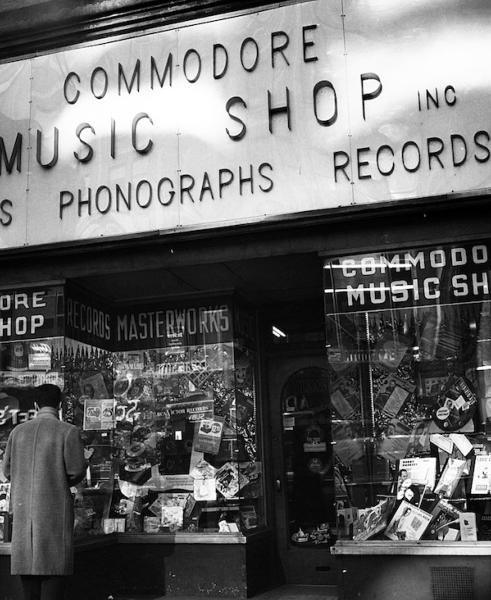 La vitrine du Commodore Record Shop  New York © Photo X, https://thejazzword.wordpress.com, avec nos remerciements